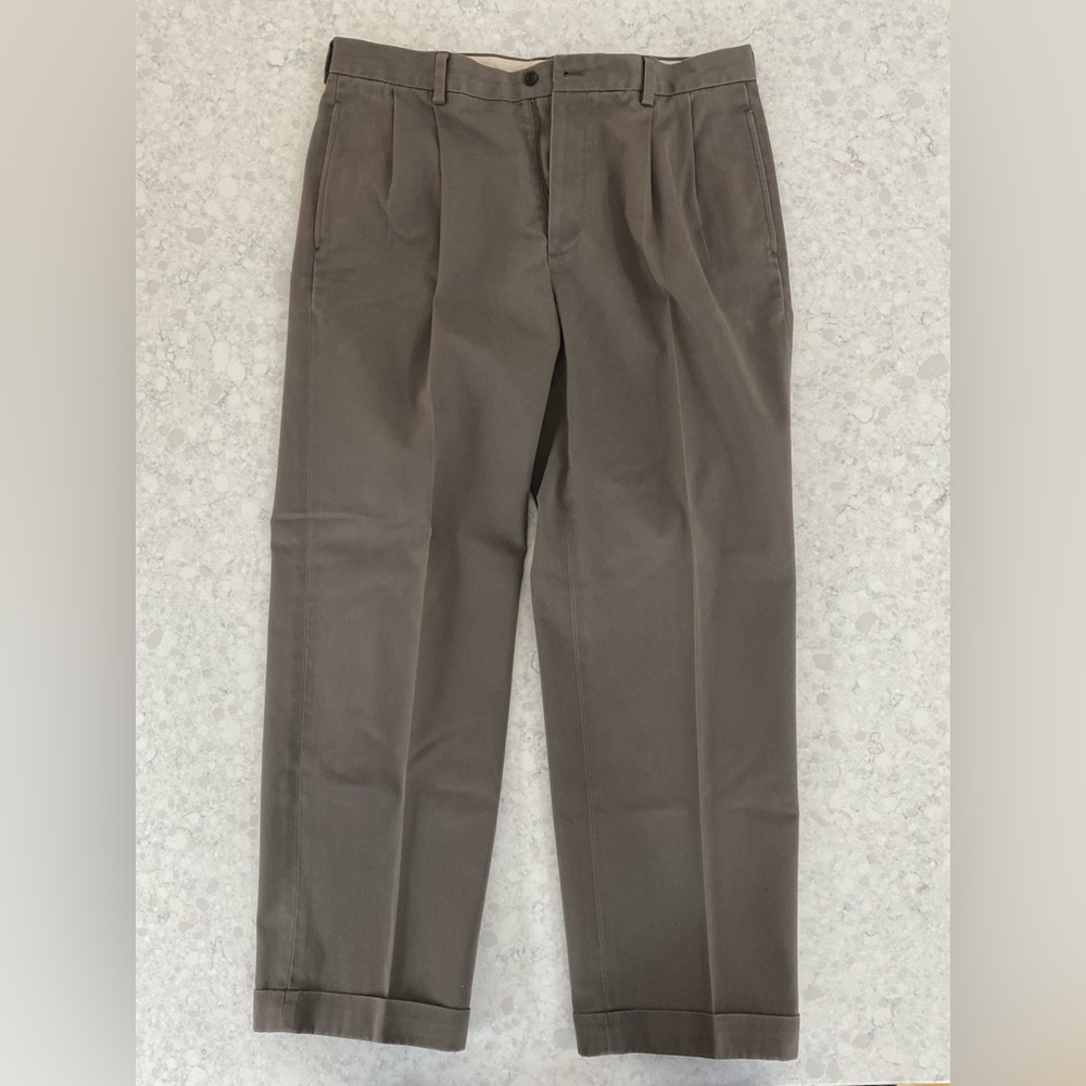 346 BROOKS BROTHERS men’s khaki pants